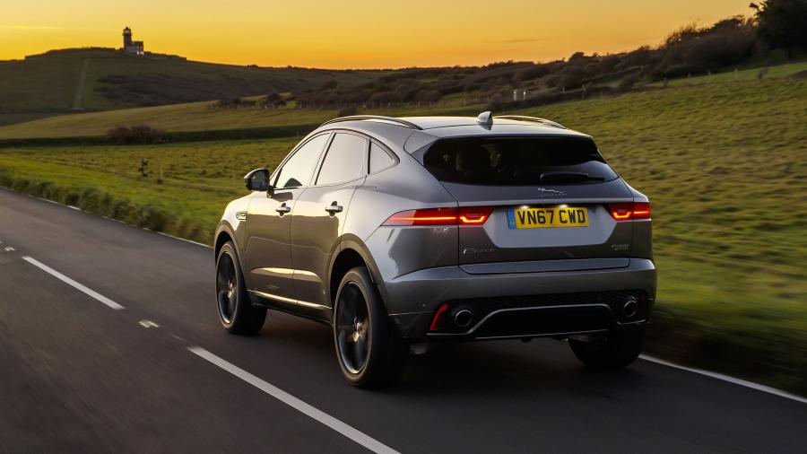  Jaguar E-Pace R-Dynamic P300 AWD 2017 года  (UK) (фото 4 из 44)